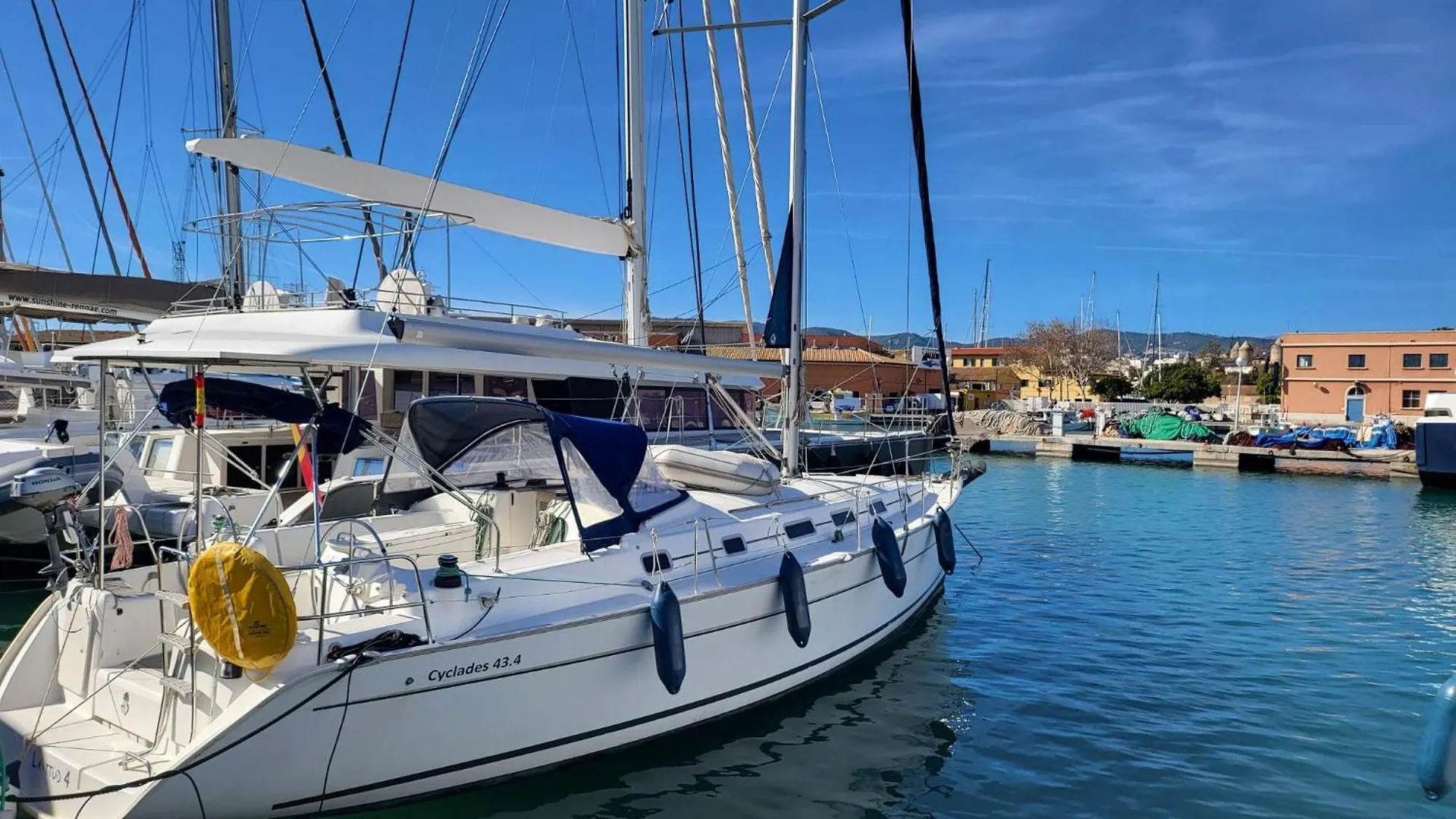 Velero Beneteau Cyclades 43.4 contacts